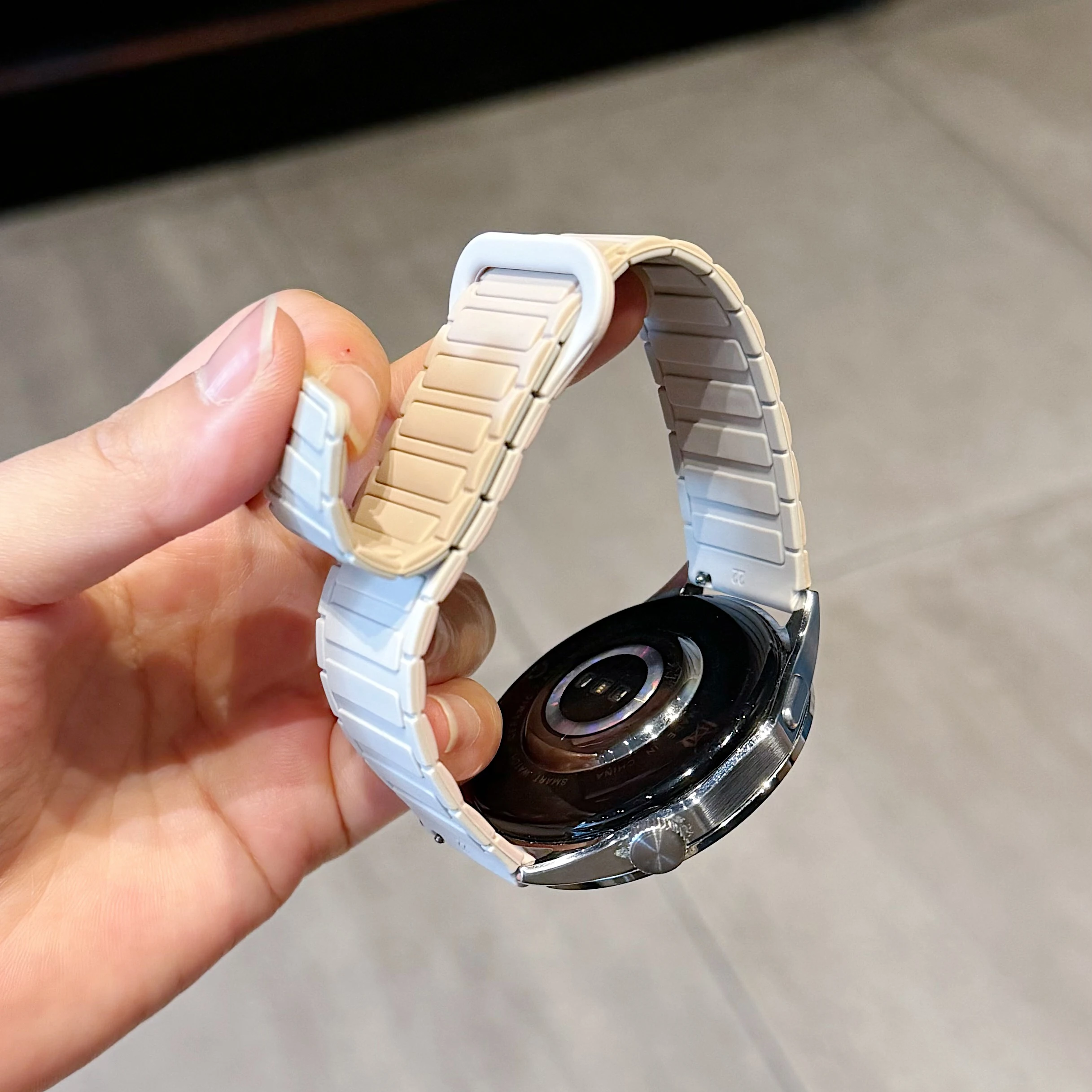 20 مللي متر 22 مللي متر شريط سيليكون مغناطيسي للغارمين Vivoactive 6 5 4 Venu 2 3 حزام رياضي للغارمين Forerunner 570 970 255 265 745 965