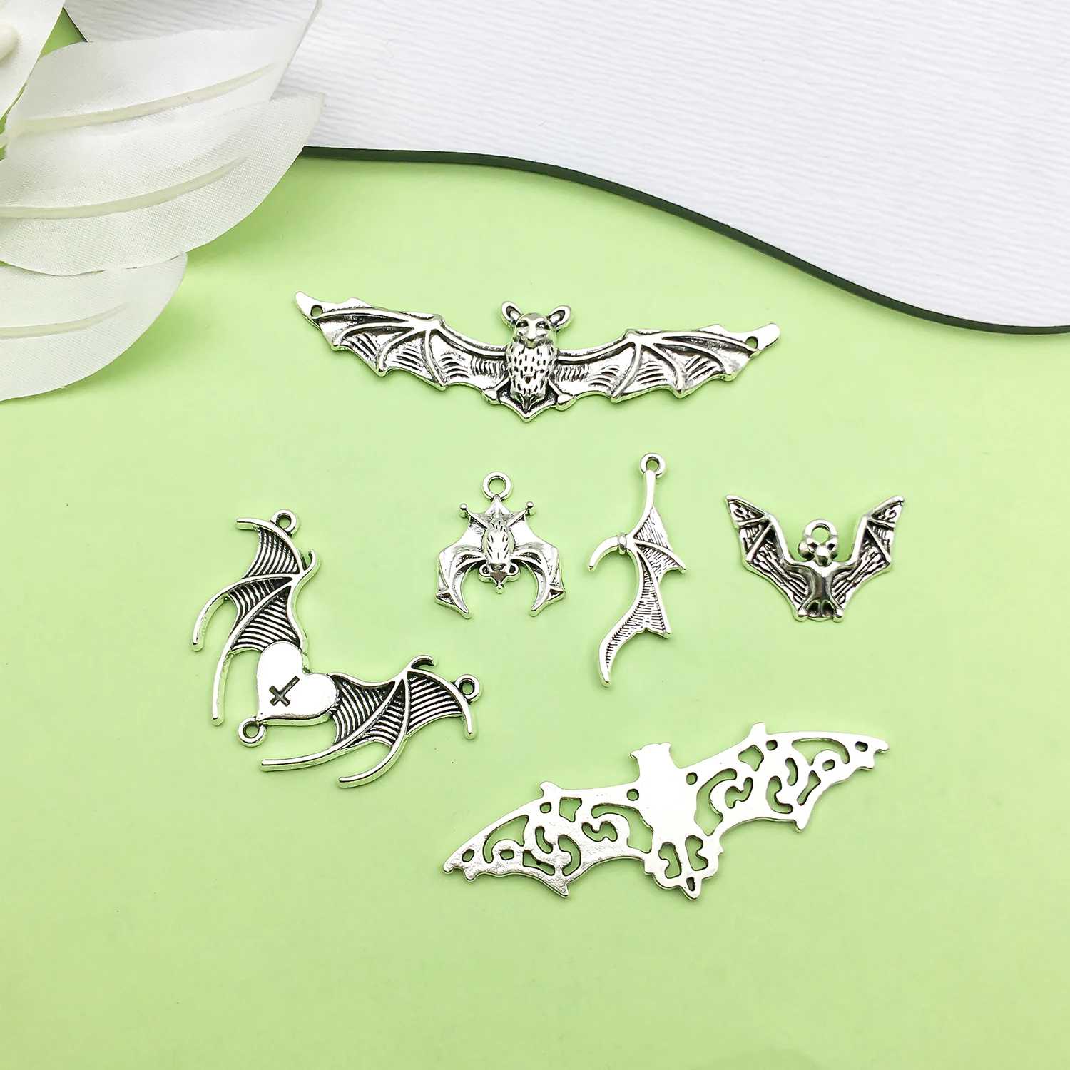 10/12pcs Antique Silvery Halloween Decorations Charms Alloy Metal Bat Pendants for DIY Jewelry Making Accessories