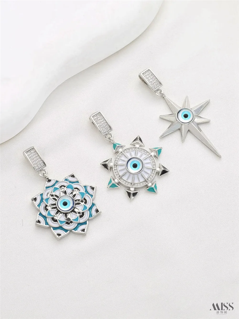 18K Gold Bag Color-preserving Devil's Eye Rudder Star Lotus Charm Pendant DIY Sweater Chain Necklace Pendant Accessories