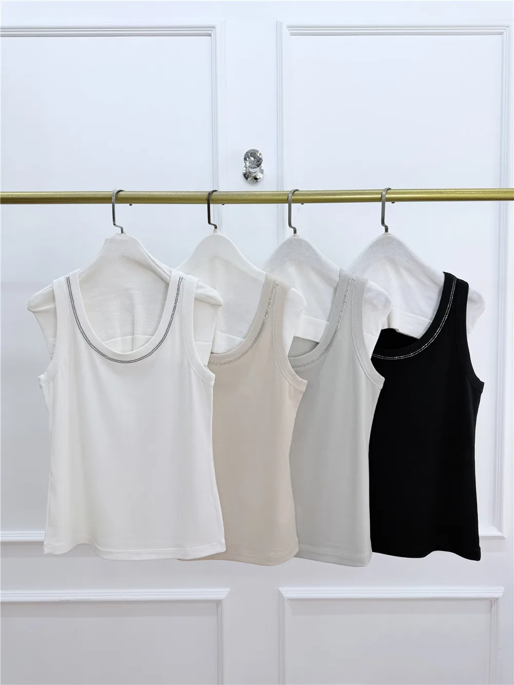 

Women's Summer Sleeveless Vest with Beaded Embellishments Round Neck Tank Top