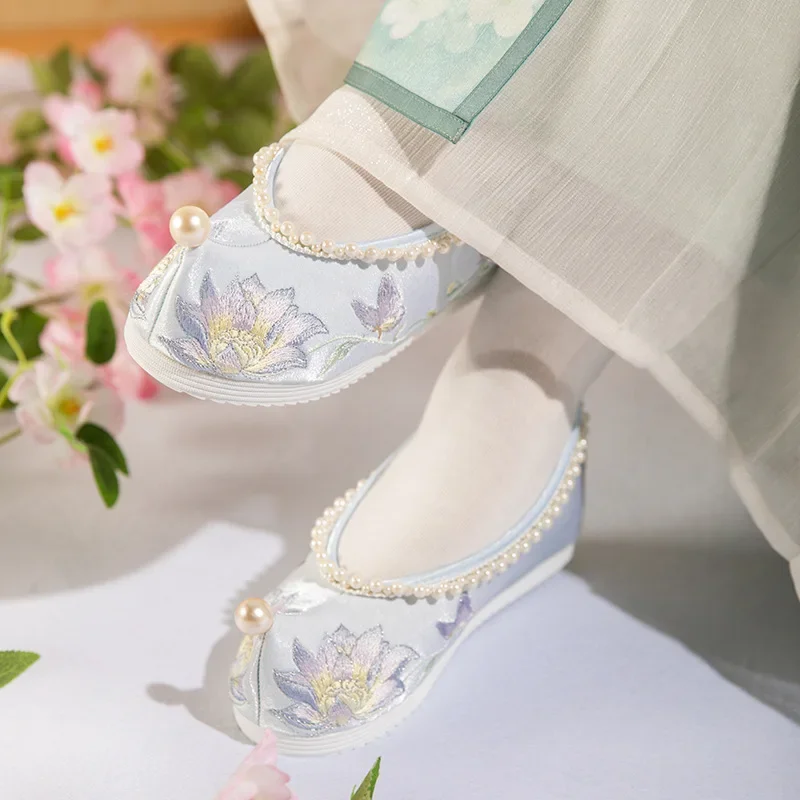 

CY327 2024 Spring New Inner Increase Pearl Shallow Mouth Tilt Head Antique Embroidered Shoes Ancient Style Hanfu Shoe Woman