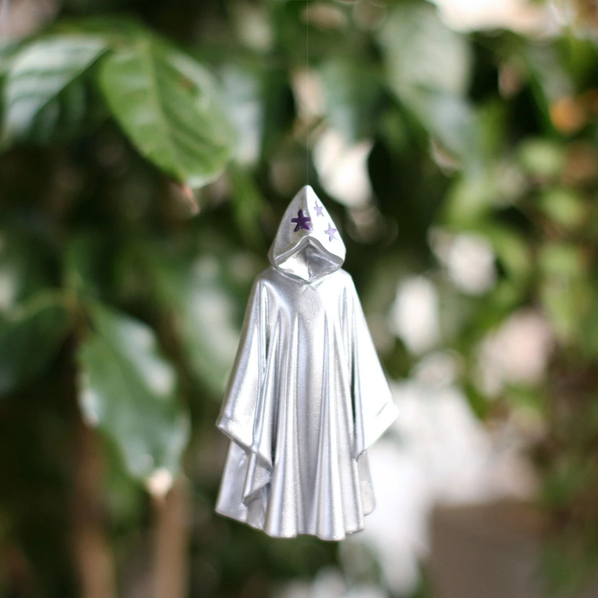 Silver Hooded Ghost Resin Hanging Ornament Halloween Decor Cloaked Ghost Statue Pendant