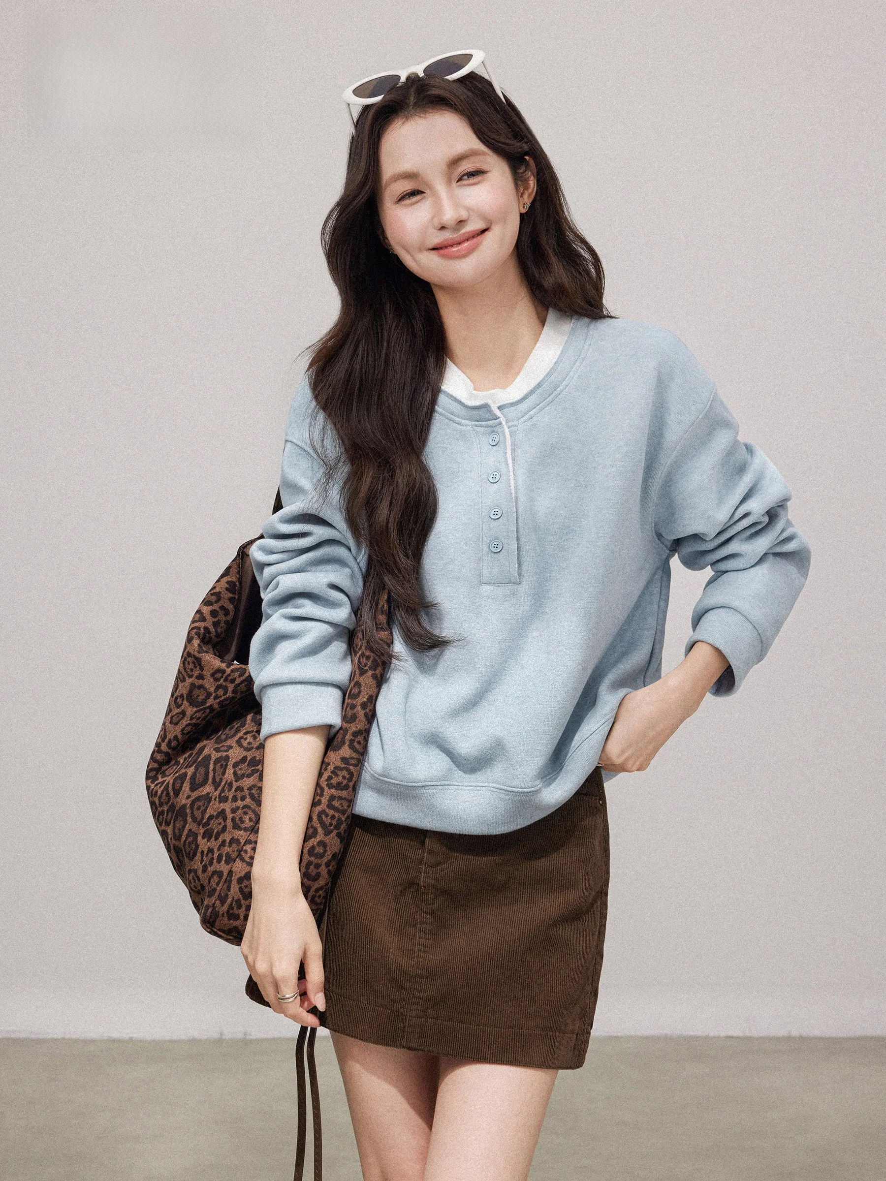 

Синяя женская толстовка-обманка с капюшоном, осенне-зимняя новинка, универсальный дизайн с цветовыми блоками, повседневный свободный крой, теплая, с длинными рукавами