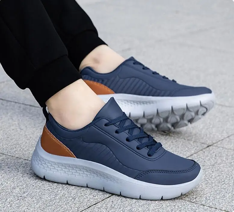 

Мужская прогулочная обувь на танкетке, весна-осень 2026, новые легкие нескользящие кроссовки на платформе, модная удобная повседневная спортивная обувь