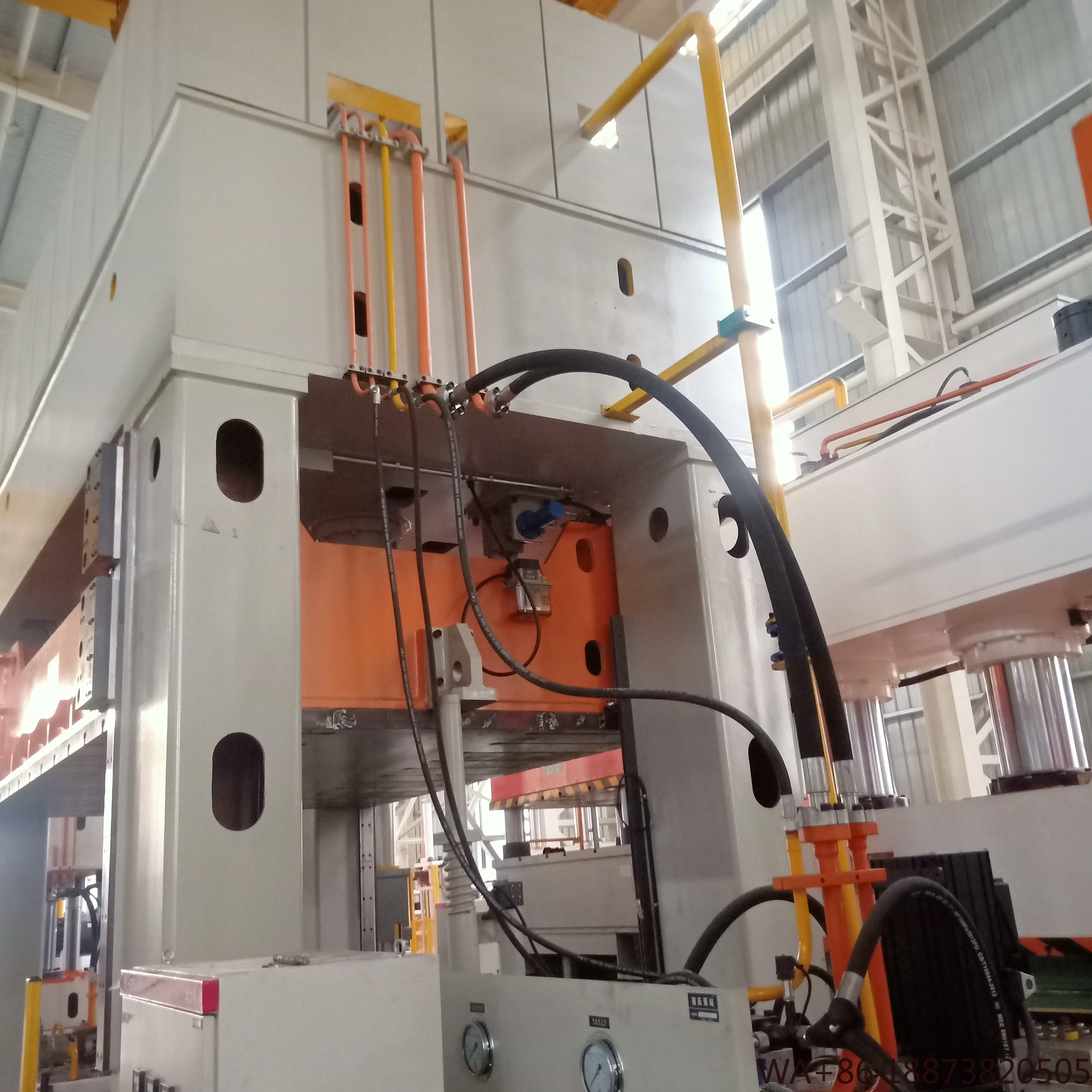 آلة تزوير الضغط الهيدروليكية بإطار 200 طن لثني الصفائح المعدنية والأجزاء الداخلية للسيارات تشكيل الأساسية #4