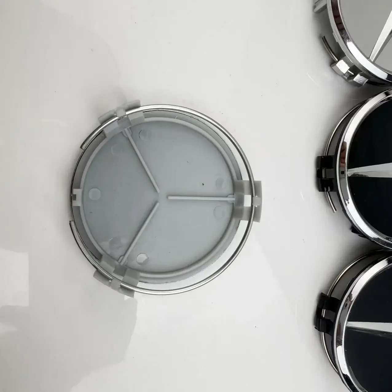 4pcs 75mmNew Black Asia silver Glossy black Car LoGo Wheel Hub Cap Emblem C180 C200 C280 E200 E260 E300 ML350 W230 W210 GLC GLK