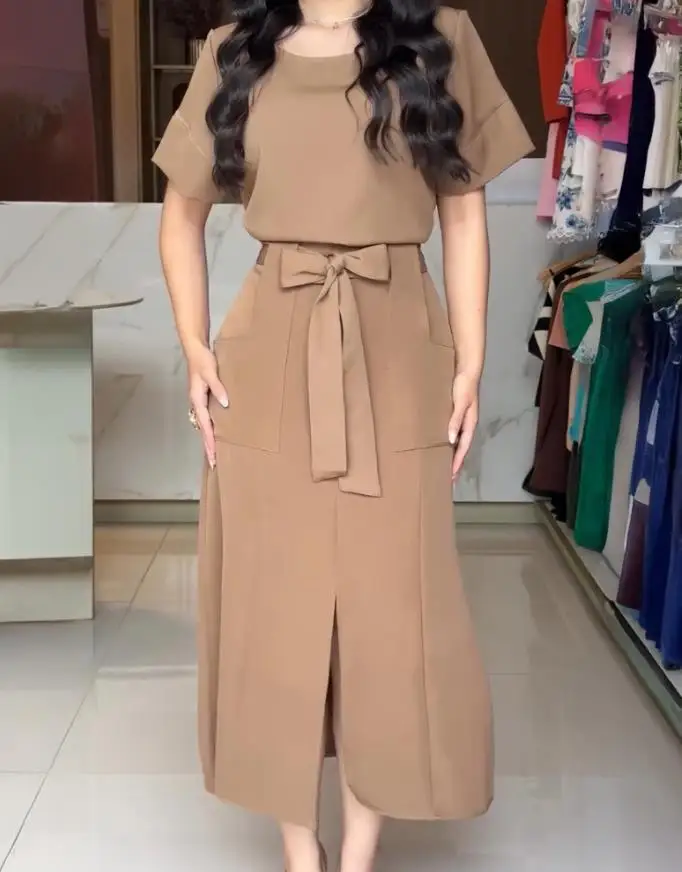 

Women's 2 Pieces Outfit Round Neck Short Sleeve Top and High Waist Slit Skirt Set with Pockets Simple Commuting Leisure Set