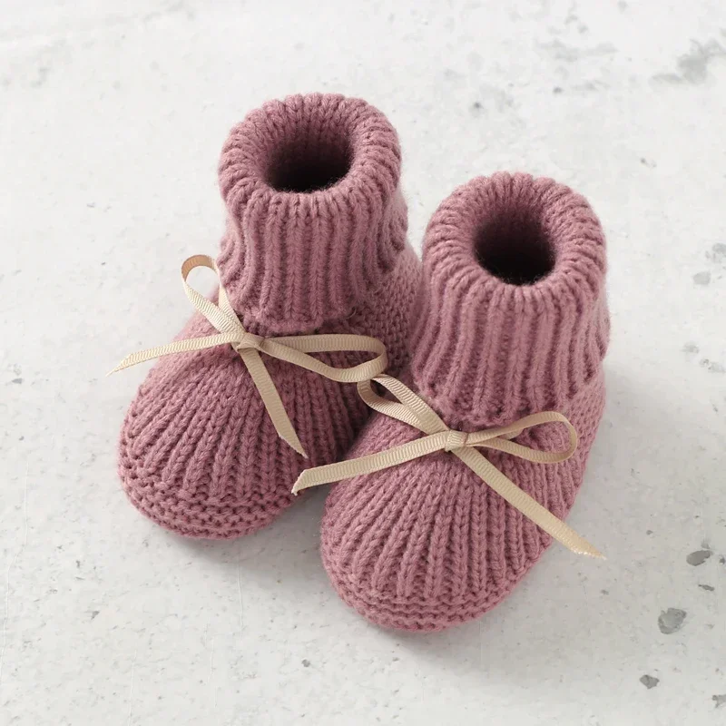 Babys chuhe Handschuhe Set gestrickt Kleinkind Kleinkind Slip-On Bett Schuhe handgemachte Neugeborene Mädchen Junge niedlichen Stiefel Fäustling Mode Schmetterling-Knoten