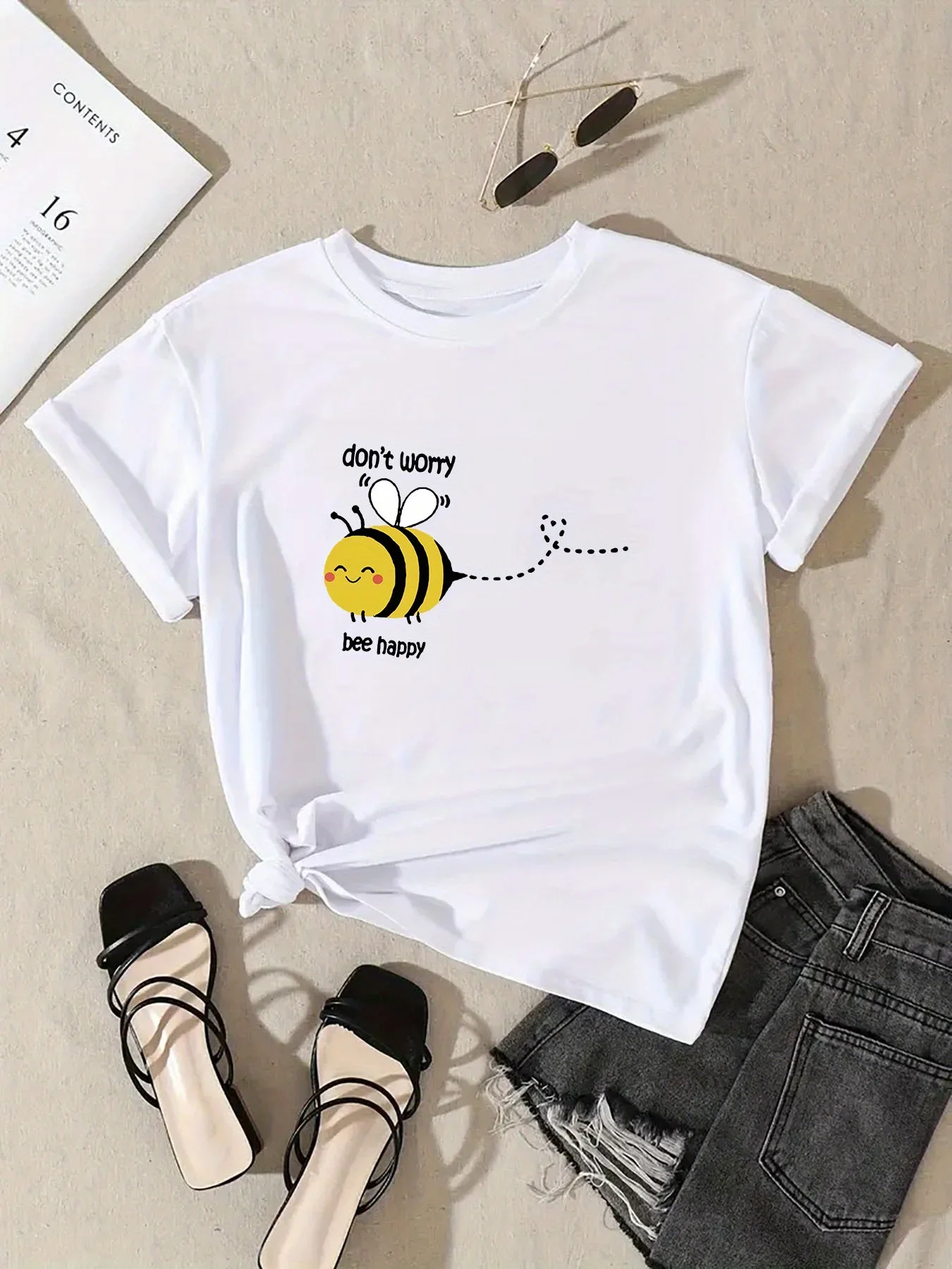 

Bee Graphic Short Sleeve Sports Tee Round Neck Causal Workout T-shirt Women's Activewear