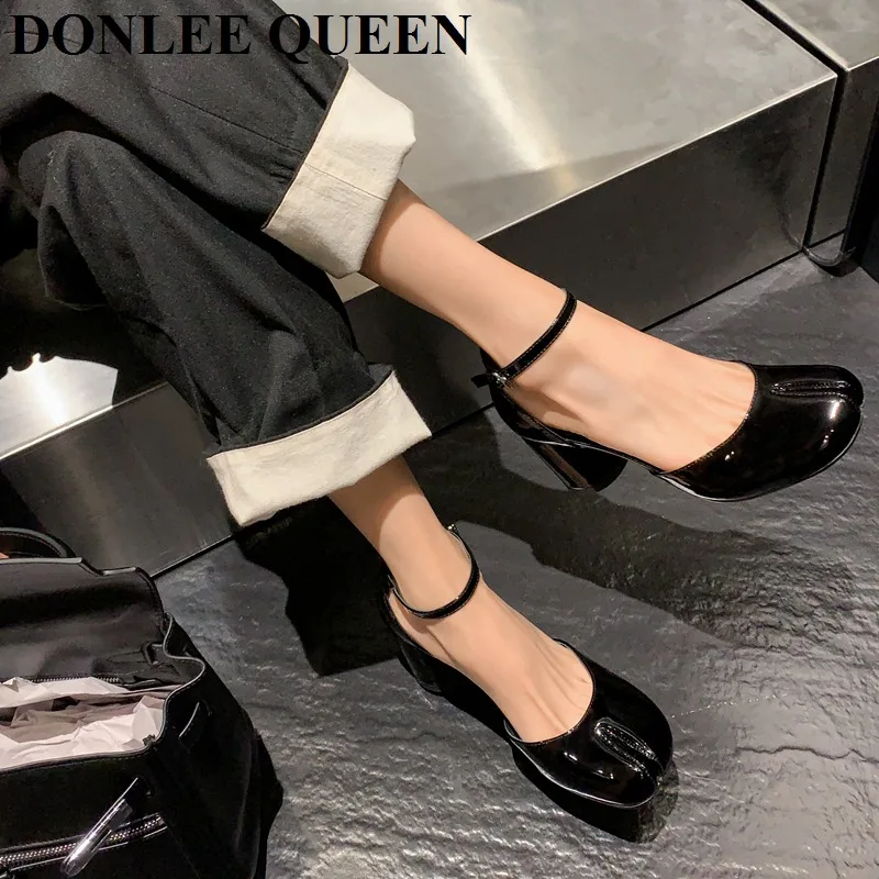 2023 Fashion Chunky Heels Sandals Women Party Dress Shoes Split Toe Tabi Pumps Ankle Strap Sandal Brand Designer Mary Jane Mujer