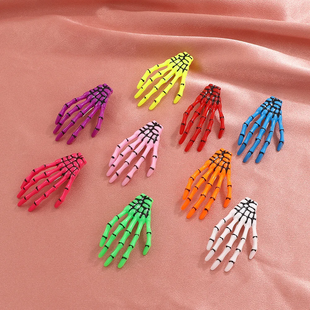 2024New Halloween Japanese Harajuku side clip hairpin Gothic skull hand bone hairpin Blood skull hand grip hairpin Single