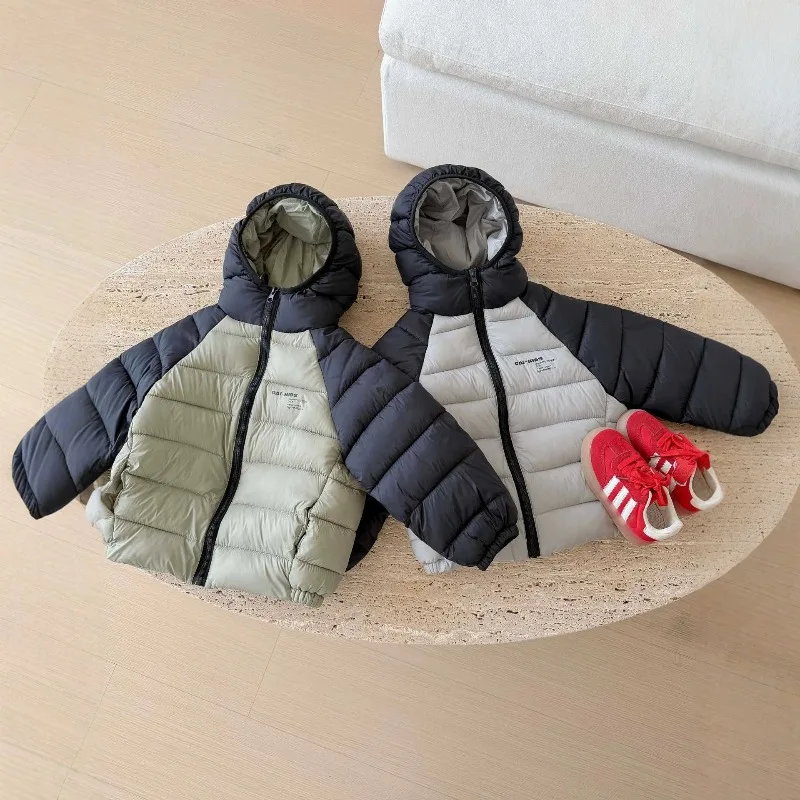 Kinder-Daunenjacke aus verdickter Baumwolle, wasserdicht, koreanische Version, kurzer Outdoor-Mantel für Jungen und Mädchen, bequemes „Bread“-Design – Detail 4