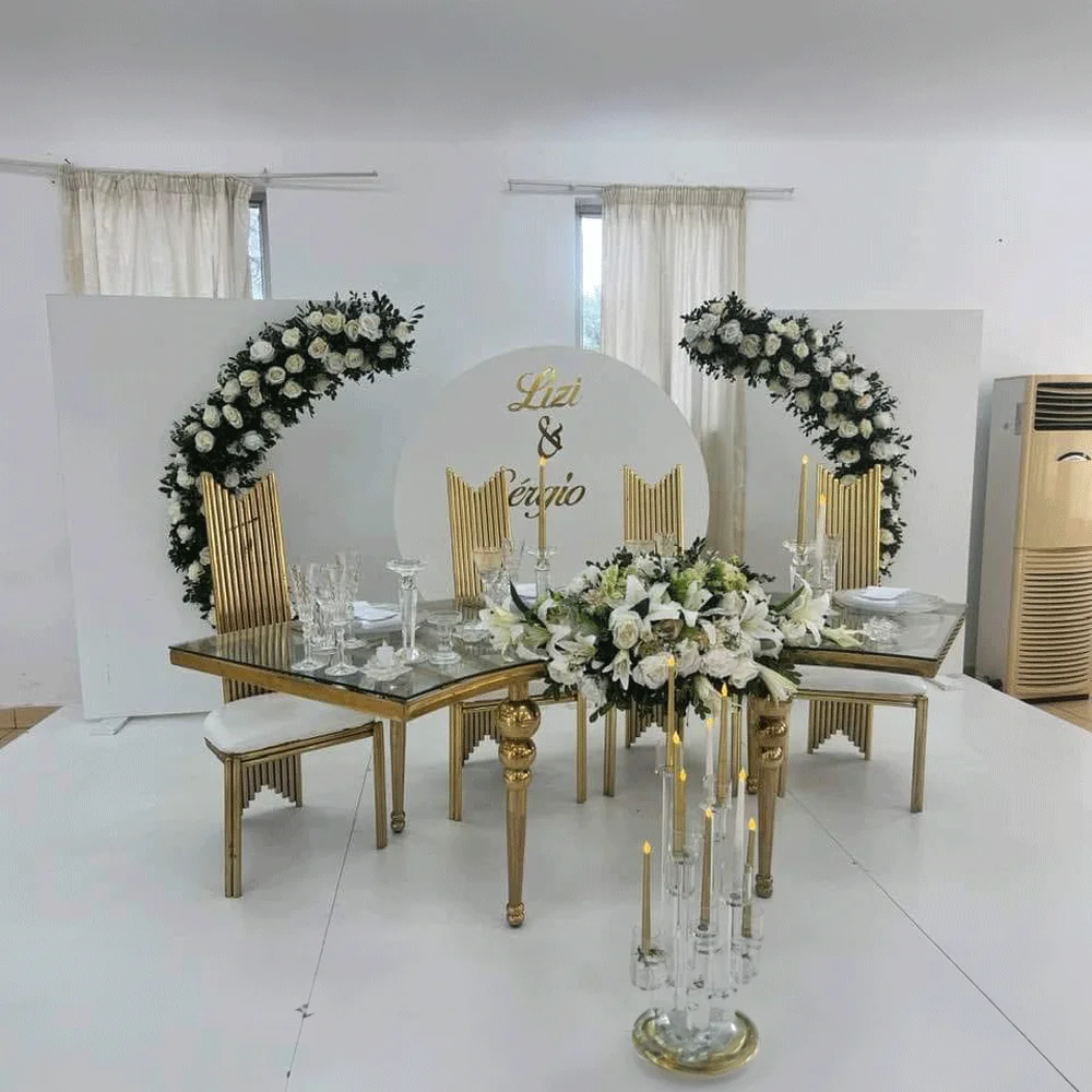 Sweet Heart Design Round Glass Top Couple Center Table Wedding Table