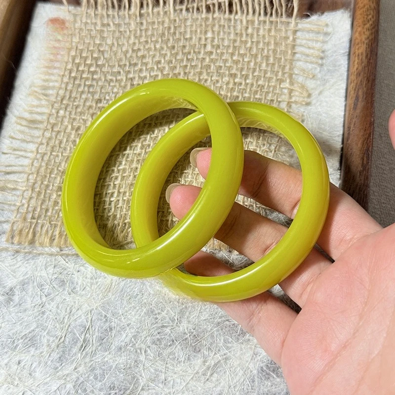 

Blue and yellow flat bracelet yellow mouthed jade bracelet stylish and versatile vacation jade bracelet bangle bangles for women