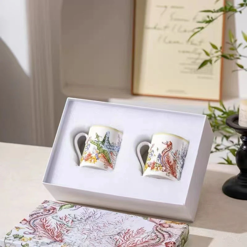 طقم فناجين قهوة صينية فاخرة على شكل عظمة أوروبية هدية إبداعية للزوجين أطباق حلوى سيراميك أنيقة لهدية الانتقال لمنزل جديد