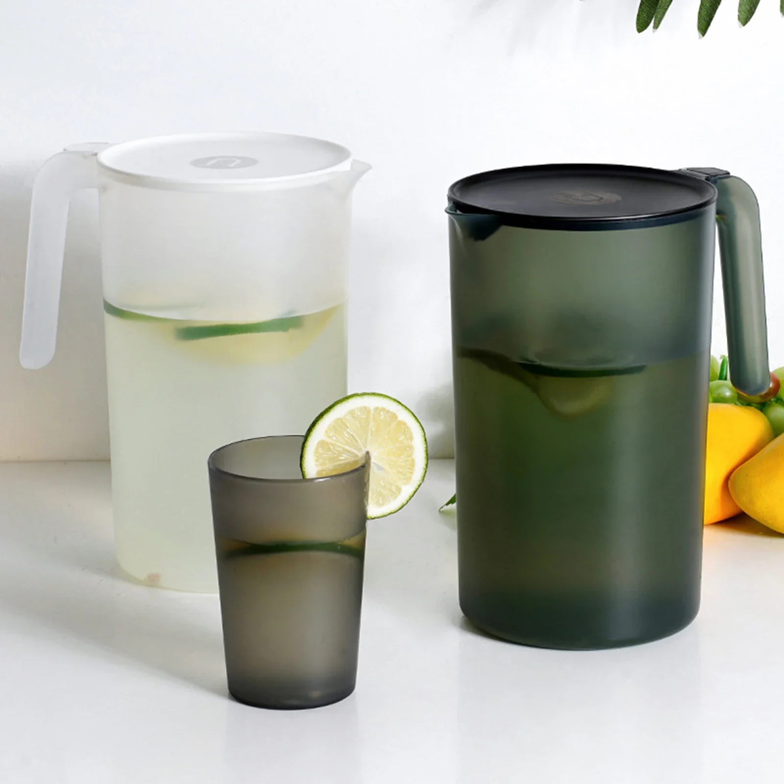 2000ML/2500ML Plastic Pitcher with Lid for Water Juice Iced Tea Soda Lemonade Large Capacity Water Jug Juice Carafe - view 4