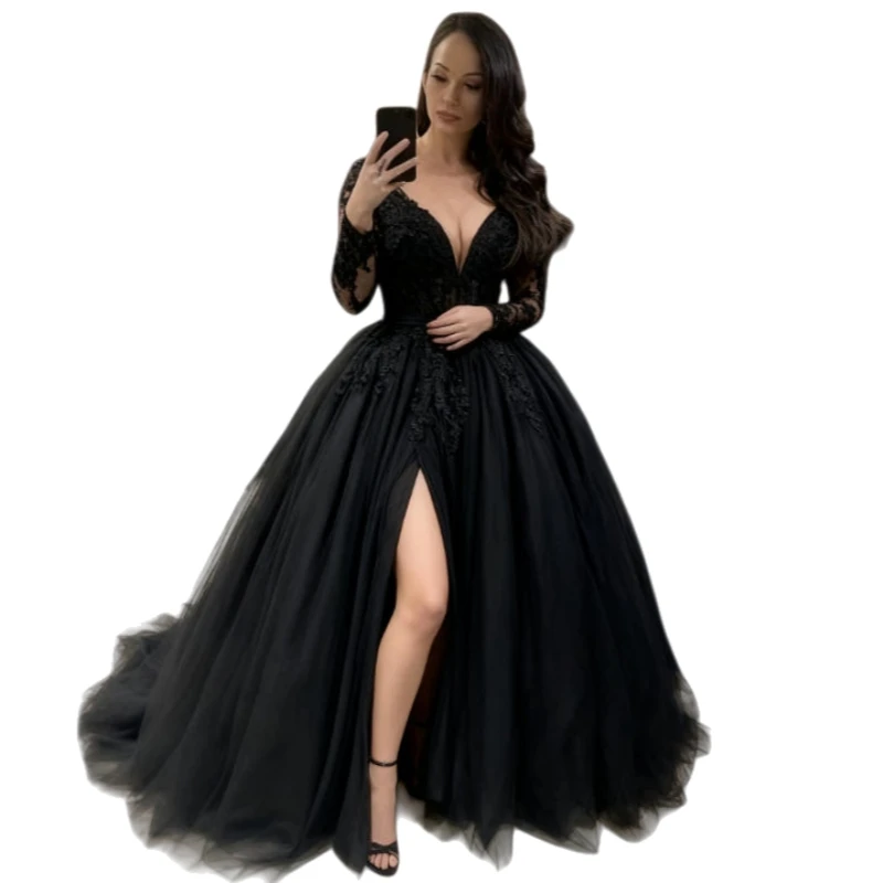 ชุดแต่งงานสไตล์โกธิคสีดำ คอวีลึก แขนยาว ผ้าทูลล์ ชุดเจ้าสาววินเทจ ผ่าข้าง สำหรับงานแต่งงานในสวนหรือชายหาด สามารถสั่งตัดได้ ปี 2026