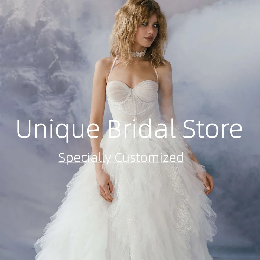 Aangepaste A-lijn Gelaagde Tule Trouwjurken Witte Mouwloze Sweep Trein Lace Up Strand Bruiloft Bal Galajurken voor Dames