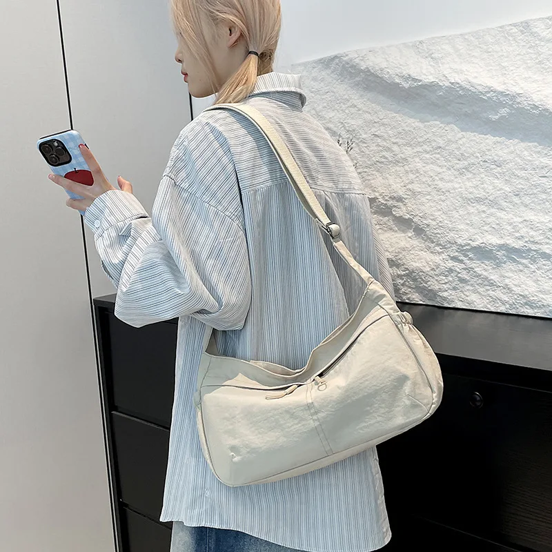

Fashionable Large Capacity Crossbody Bag for Women Shoulder Bags Trendy Versatile Waterproof Purse and Handbags Designer Bag Sac