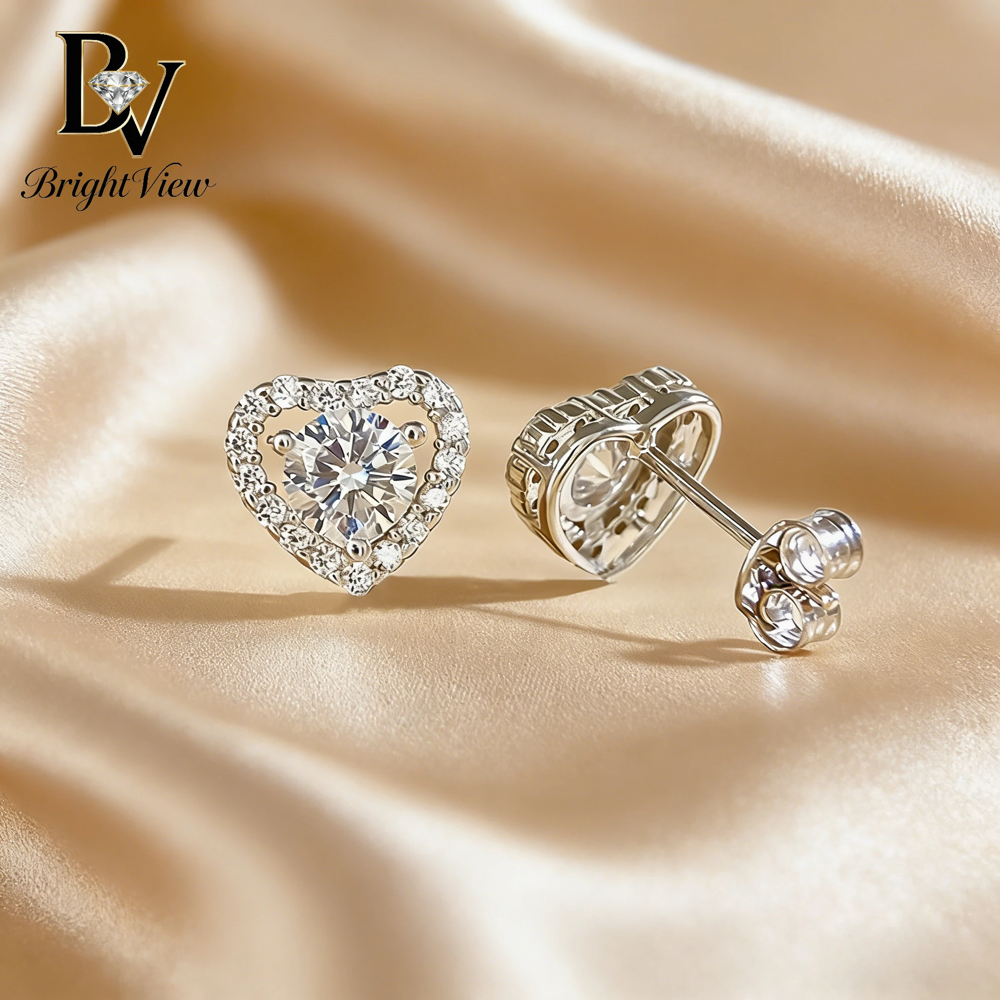 

Handmade S925 Sterling Silver Heart Moissanite Stud Earrings for Women Luxury Sparkling D Color VVS1 Certified Silver Earrings