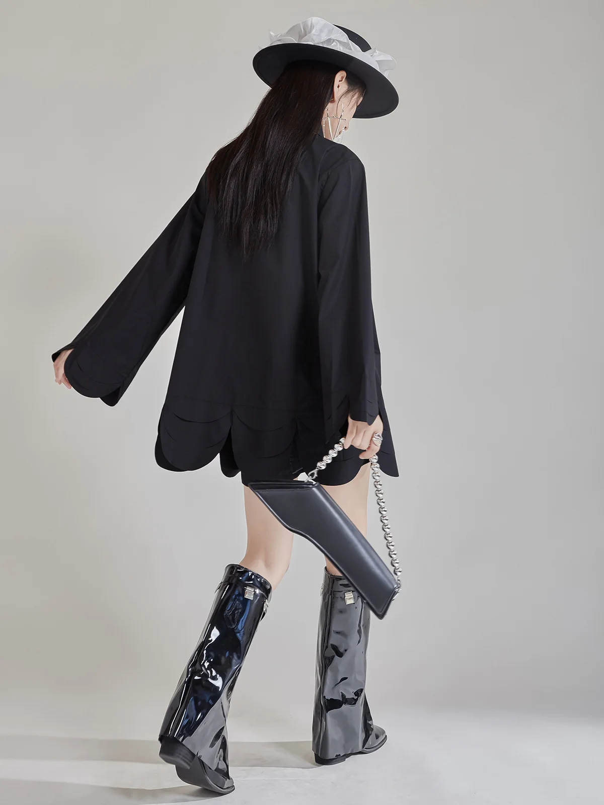 Chemise à manches pétales pour femmes, ourlet Ultra large, décoration de boutons, haut mi-long en coton, élément de mode Simple, chemise de styliste pour femmes