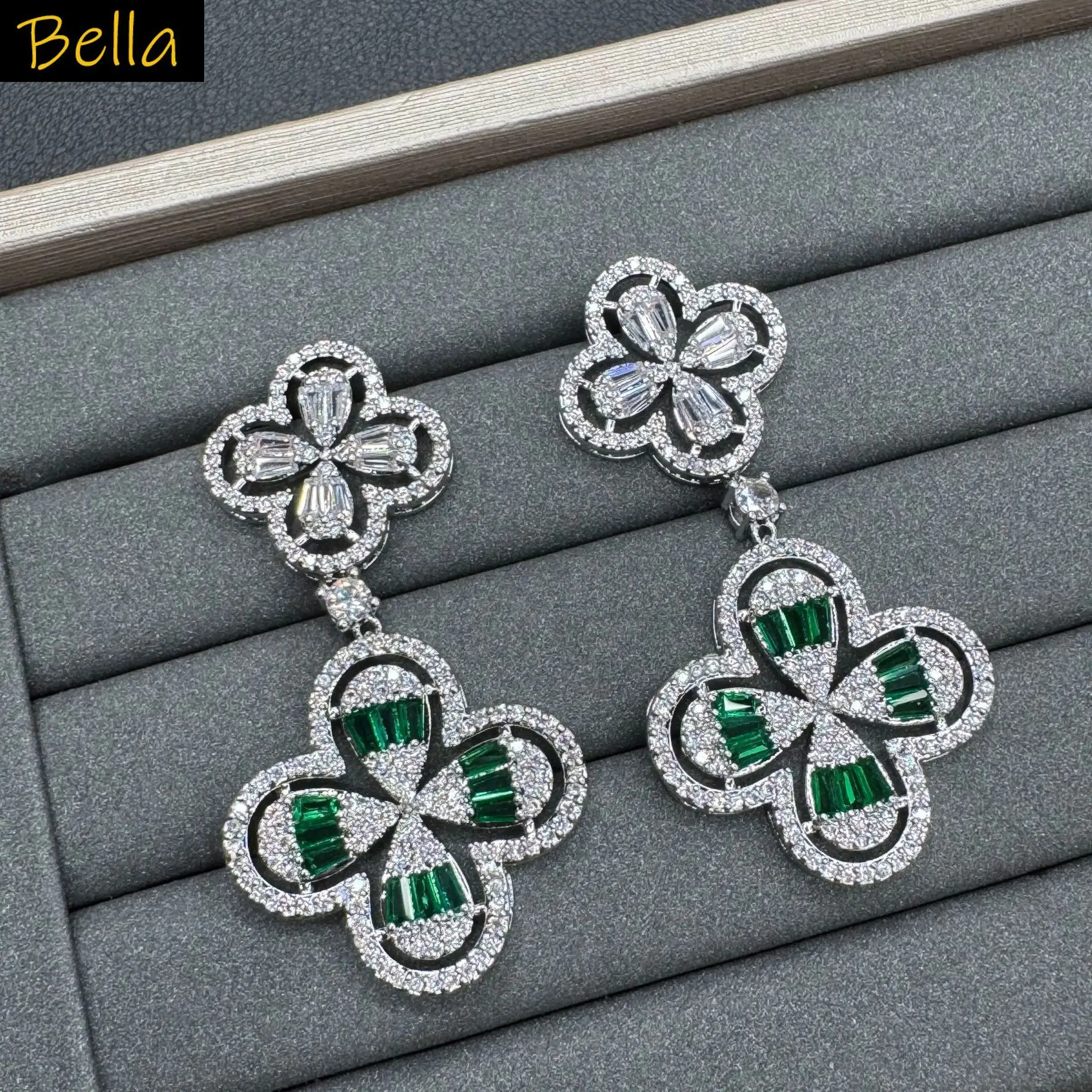 

cubic zirconia earrings for women shiny jewelry silver gold color green Four Leaf Clover dangling earrings gala event jewelry
