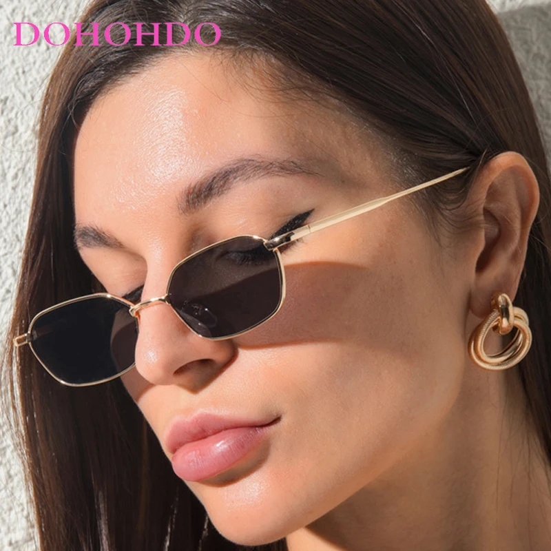 

Retro Metal Small Square Women Sunglass Luxury Brand Designer Punk Metal Frame Men Sunglasse Outdoor Driving Shades Ladies UV400