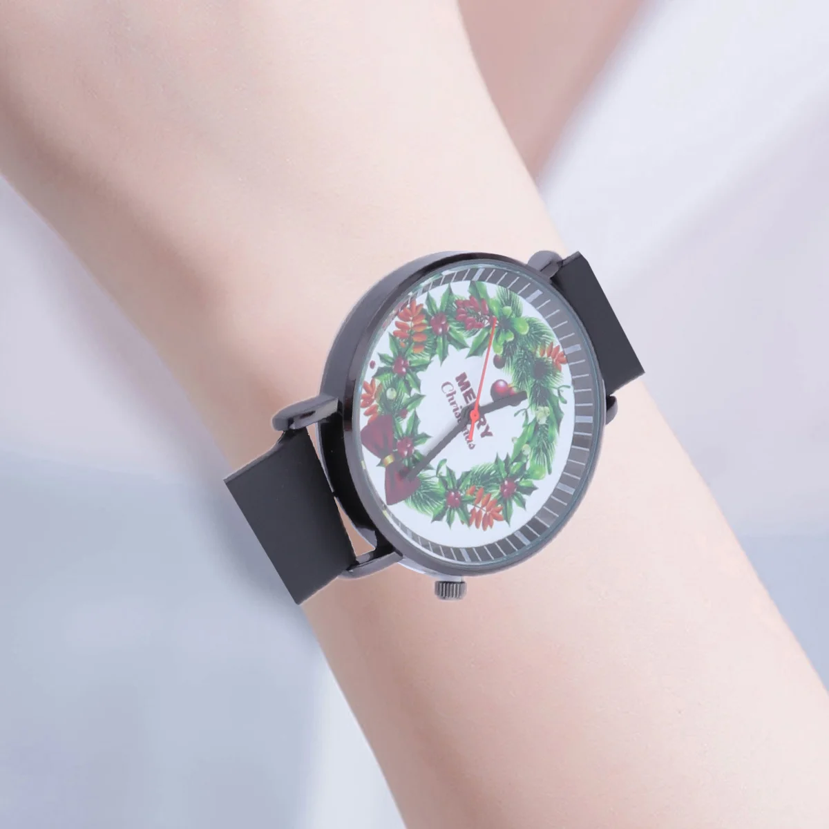 

1pcs Christmas Wreath Watch Adjustable Cartoon Quartz Watch For Women Men Fashion Holiday Gift Plastic Strap Timepiece