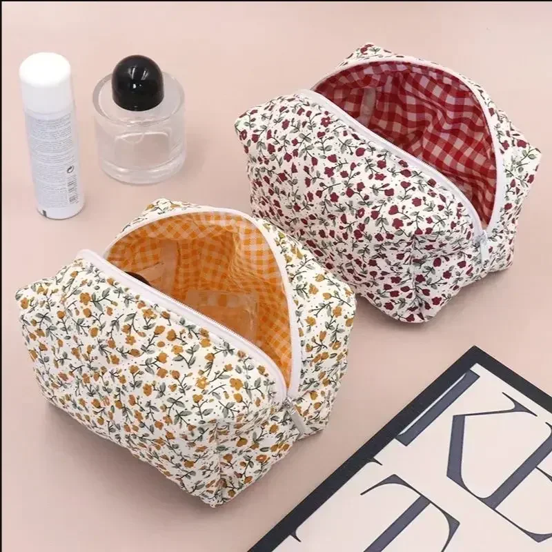 Floral Cosmetic Bag Travel Skincare Zipper Pouch Toiletry Organizer for Beauty Makeup Bag Travel Cosmetic Bag Makeup Accessory