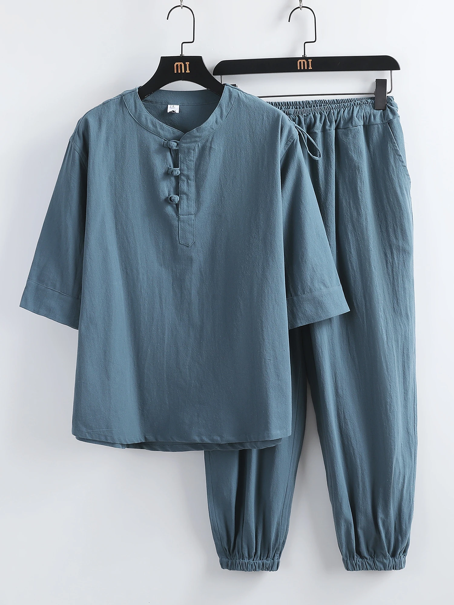 

Летний тонкий мужской комплект: футболка свободного кроя с V-образным вырезом и брюки-капри в китайском ретро-стиле, повседневный костюм Тан