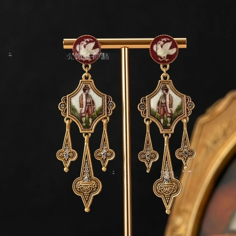 Vintage Oil Painting Portrait Tassel Earrings, Palace Style Enamel Distressed Metal Long Drop Earrings for Women
