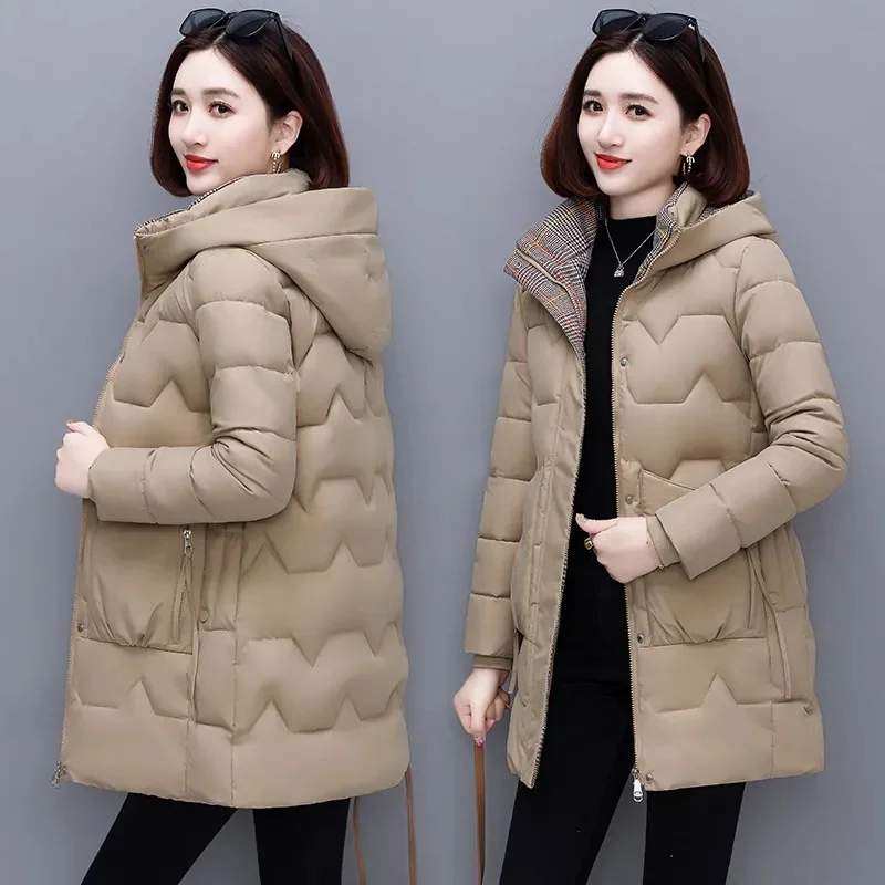 7XL Piumino moda donna anziana di mezza età Parka da donna Giacca in cotone da madre Giacca in cotone coreano Cappotto imbottito femminile