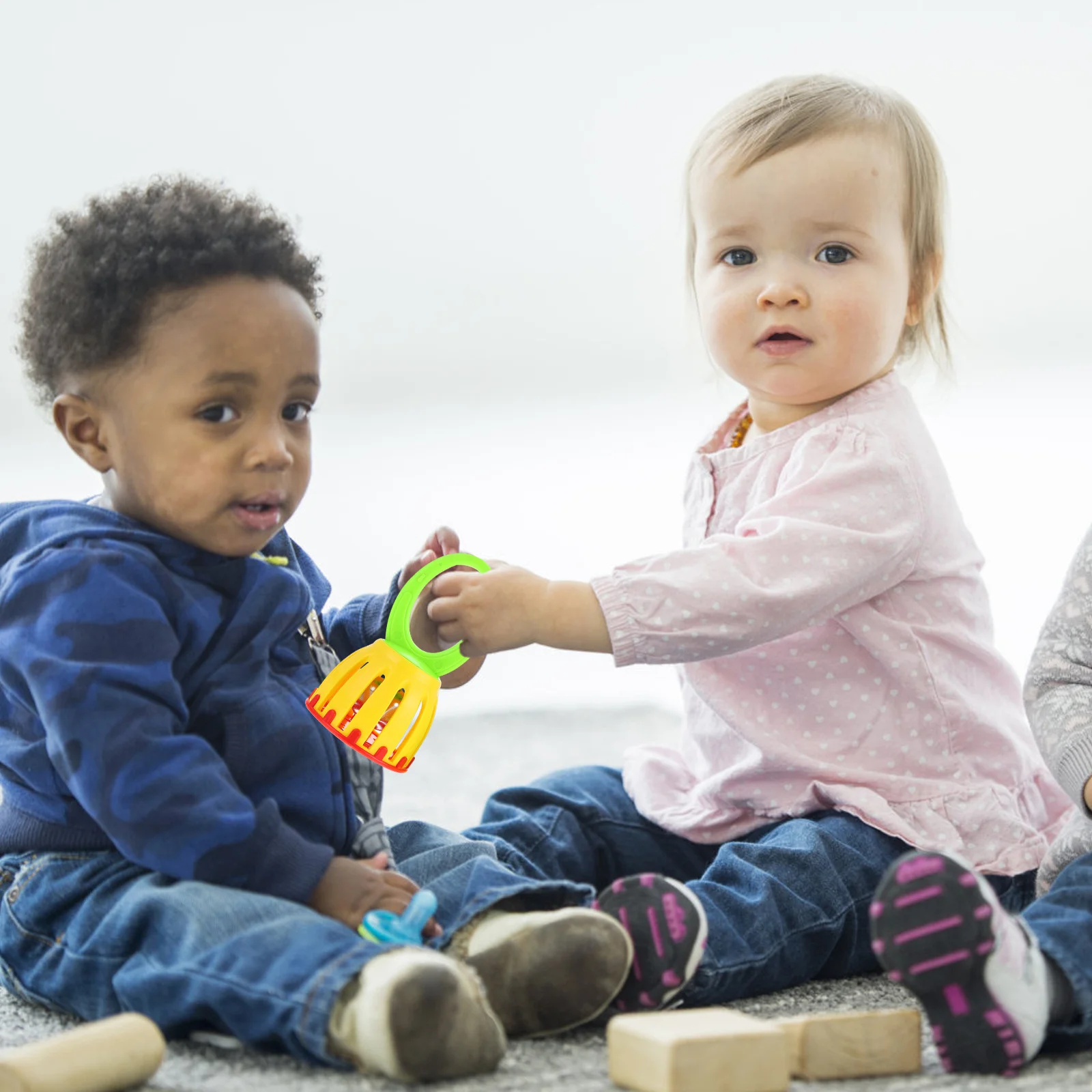 2 Stuks Baby Plastic Rammelaar Kooi Ontwerp Handdruk Bell Baby Muzikale Educatief Vroeg Leren Handheld Instrument voor Kinderen