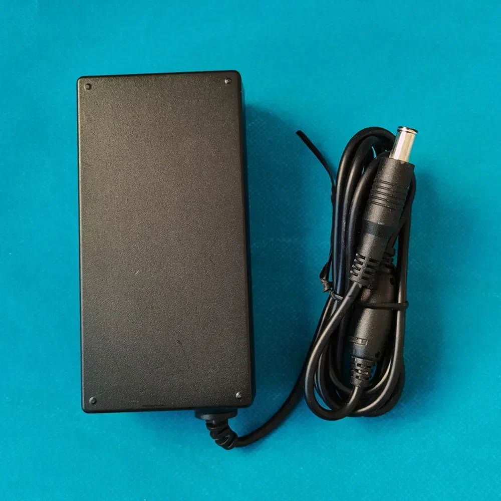 

AC Adapter Power Supply Charger A4514-DSM 14V 3.215A 45W BN44-00721A FOR UE22F5405AK U28E590D S27E591C 27D590C A4514_DSM