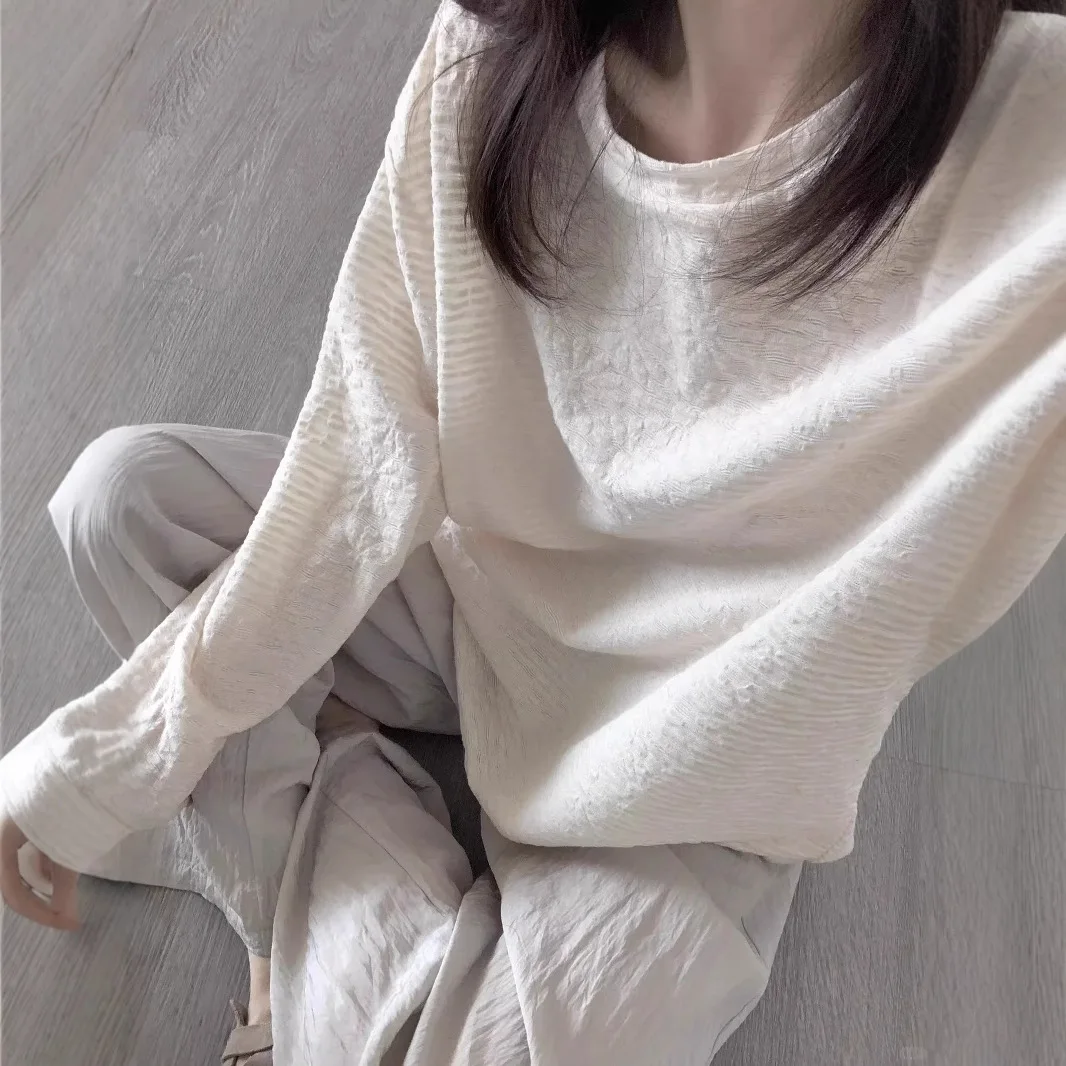 Women's Textured Long-Sleeve Top, Loose-Fit Crew Neck Casual Blouse with Embossed Floral Pattern, Daily Wear Shirt