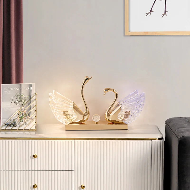 April Moderne Crystal Swan Tafellamp Creatief Ontwerp Led Bureau Licht Decor Voor Thuis Woonkamer