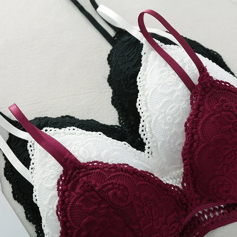 Sexy Floral Lace Bra Women Bralette French Style Girls No Steel Ring Triangle Cup Padded Underwear Deep V Soft Fashion Thin Bras