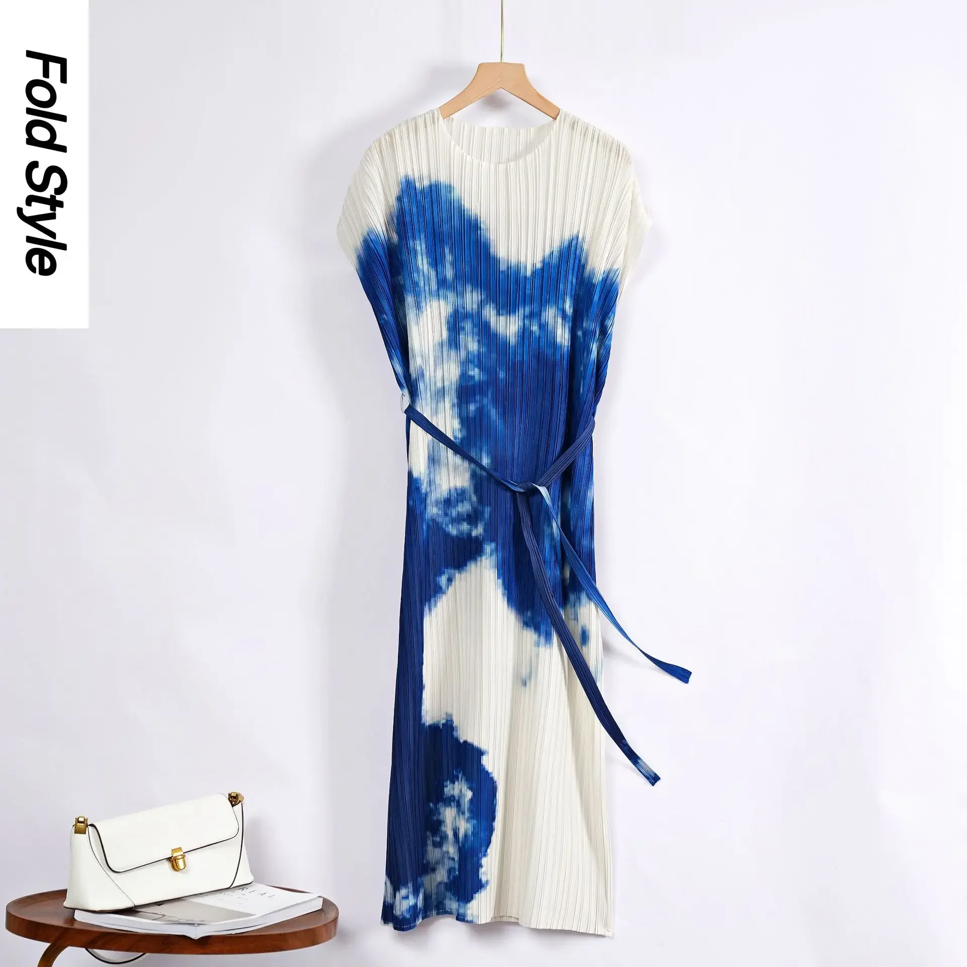 

Miyake Pleated Women's Dress Rendered with Ink Painting and Printing Temperament Long Loose Fashion Elegant Round Neck Dress