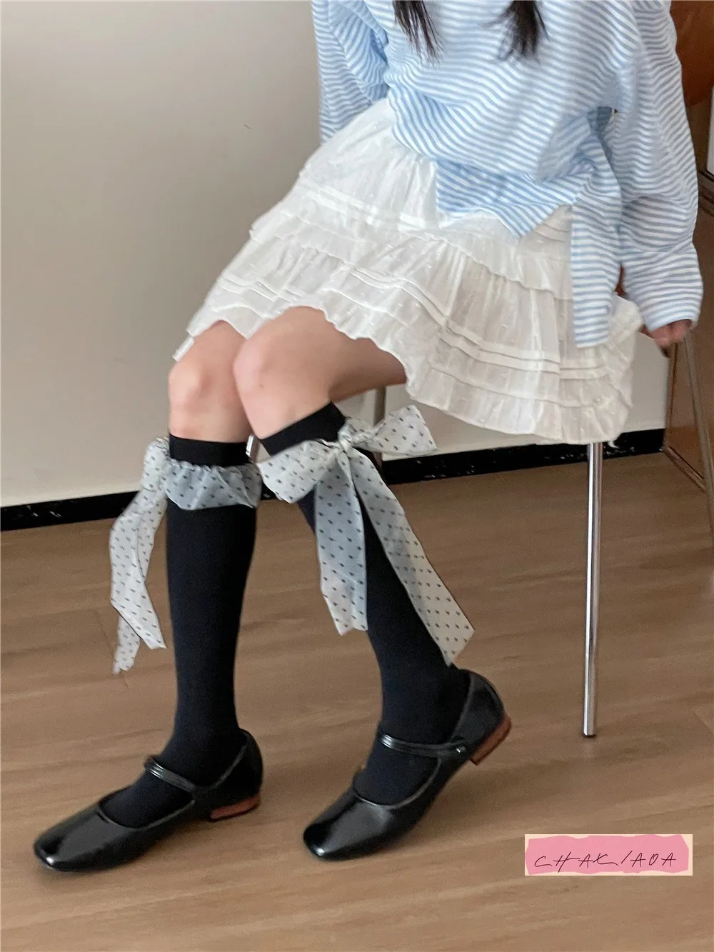 Japońskie słodkie i urocze skarpetki w stylu JK, proste, uniwersalne, z koronką, w kropki, z koronkowym paskiem, lolita, skarpetki do połowy łydki, średniej długości, dla dzieci.