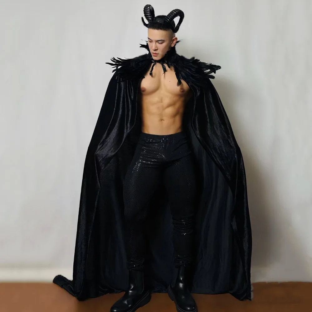 Gioco di ruolo horror Costume di carnevale per feste di Halloween Uomo Danza di piombo Discoteca Bar Cantante Abbigliamento da palcoscenico sexy Set di mantello di piume nere