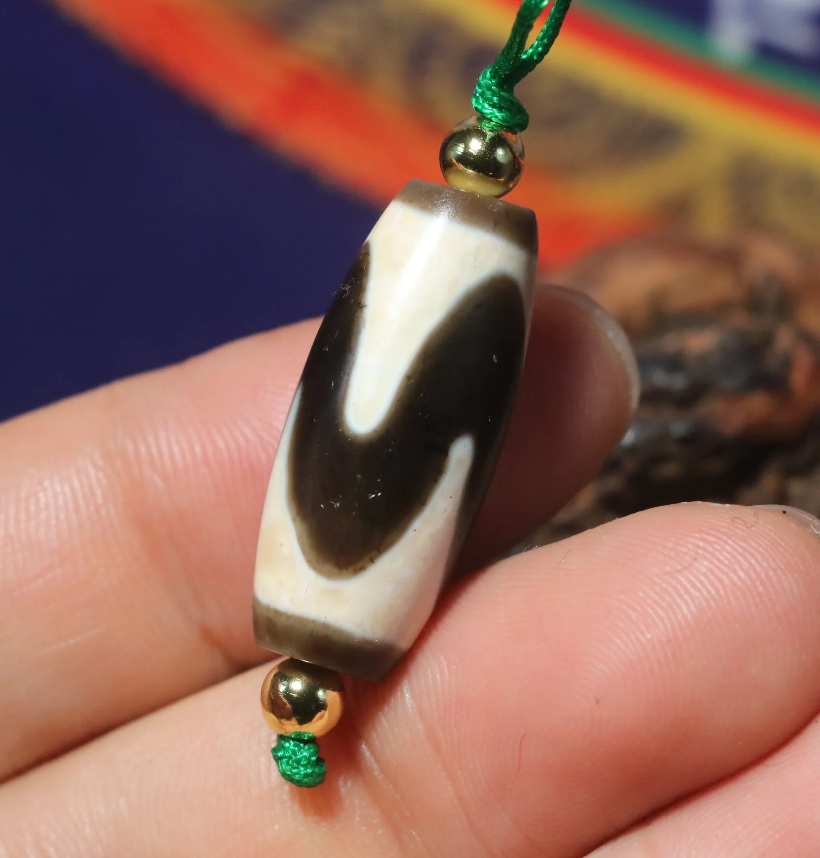 No.210126N14 Magic Energy Tibetan Old Agate Ivory Color Sharp Tiger Tooth dZi Bead Pendant LL Good Saurces