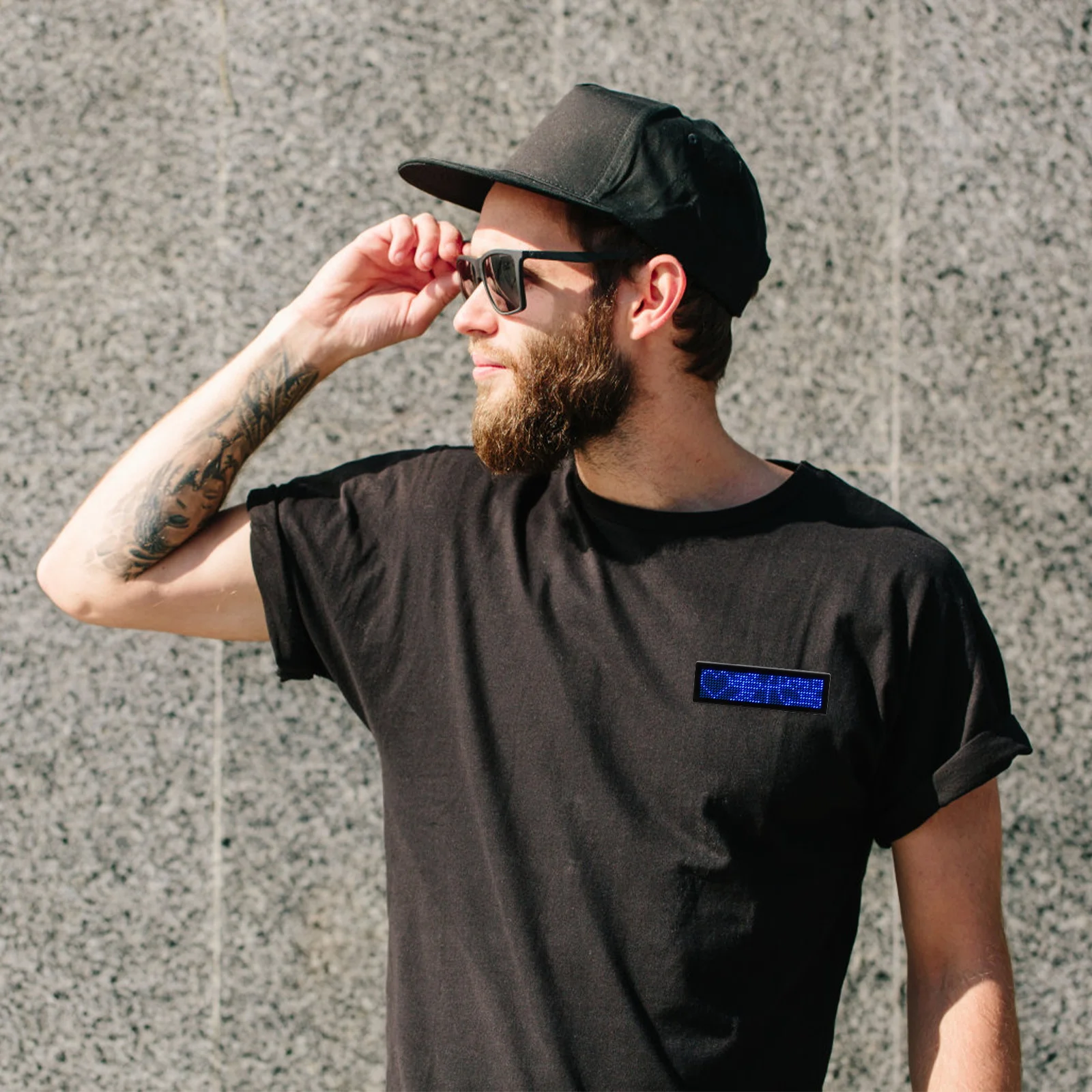 Светодиодный бейдж с именем, перезаряжаемый, 300 мАч, USB, регулируемая яркость, синяя бирка для выставочной вечеринки, ночного клуба, прокрутка сообщений