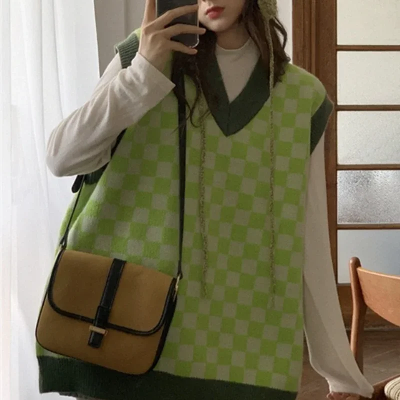 Vintage Checkerboard Plaid Knitted Sweater Vest Preppy Style Women Loose Casual Vest Spring Autumn Warm Tops Classic Sweaters