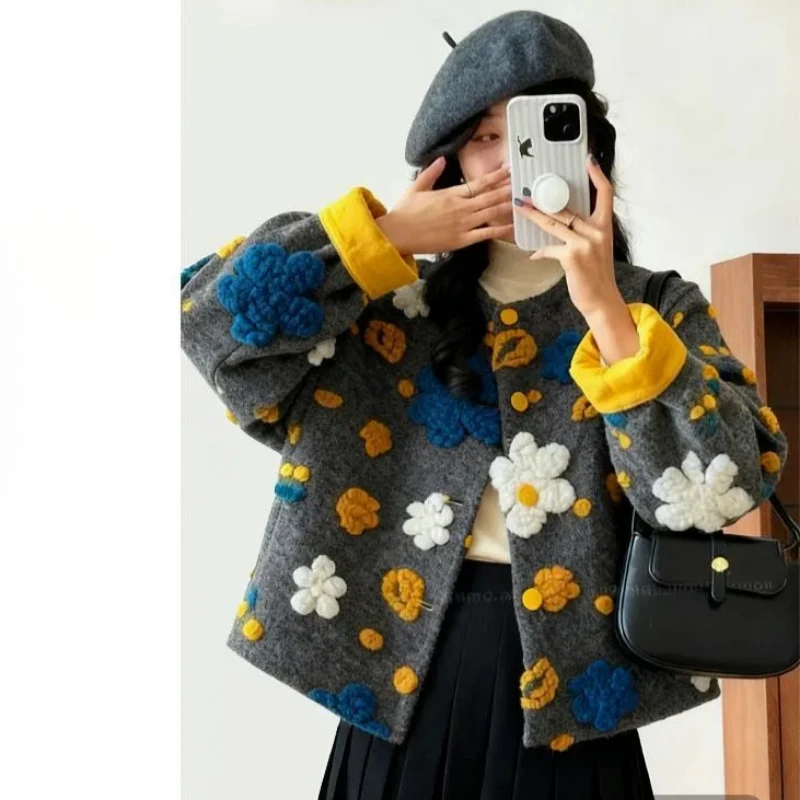 High-end Vintage Design Wool Coat Trend Top Women Cropped Jacket Long-sleeved Floral Outerwear Jackets for Women Clothing