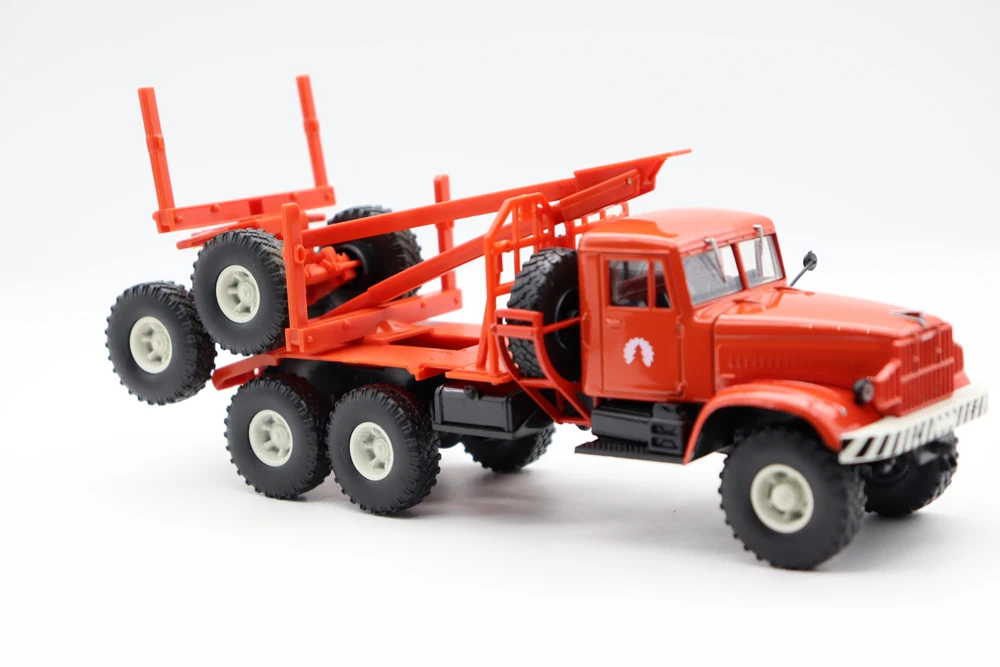 NEW 1/43 KRAZ-214L Tractor with Trailer Timber Carrying Vessel Truck Long Vehicle Diecast Alloy toys For Collection Gift