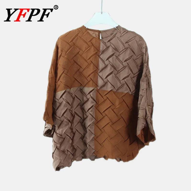 

YFPF Miyake плиссированная женская футболка, повседневная контрастная цветная конструкция, круглый вырез, рукав «летучая мышь», свободные винтажные топы, мода, новинка 2026 г.