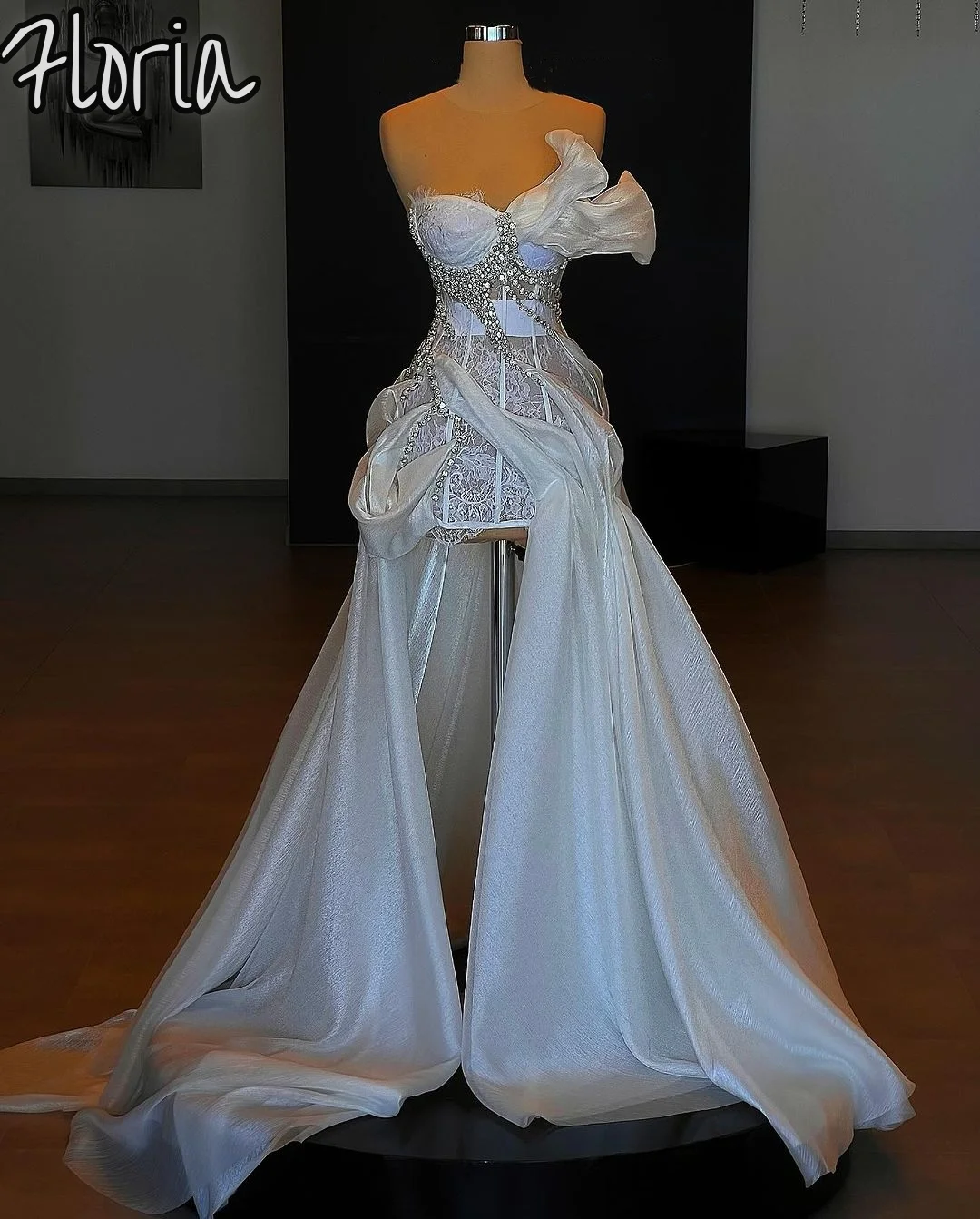 

2024 New Fashion Lace Beaded Corset Wedding Dresses High-Low Sleeveless Bridal Gowns Handmade Vestina De Novia