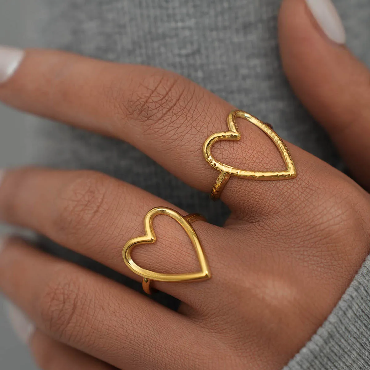 Anillo de corazón de acero inoxidable de Color dorado, anillo hueco de dedo de Metal para mujer, joyería resistente al agua, regalo para novia, Bisutería para mujer, Anillos
