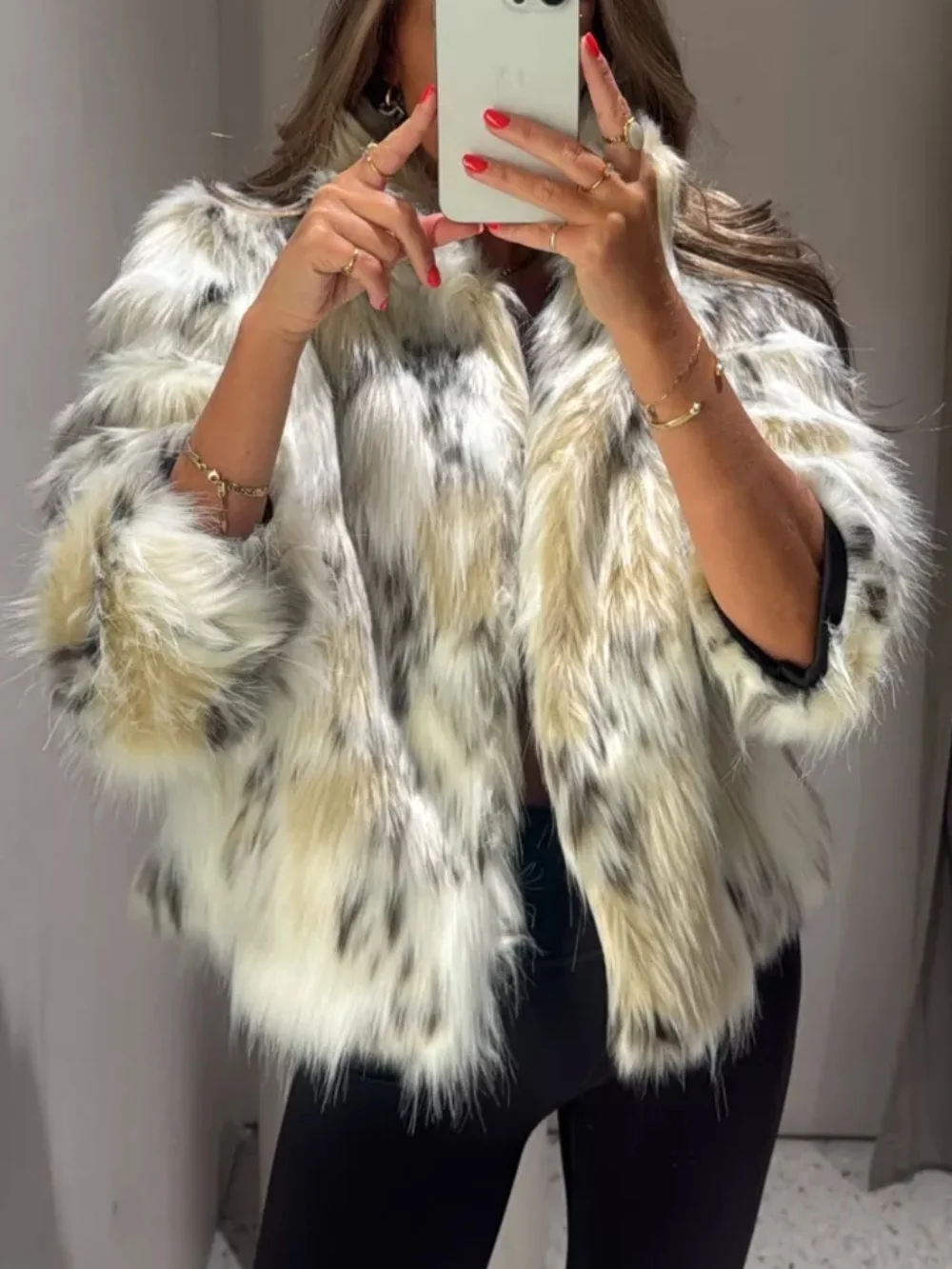 

Осень/зима 202, новая сексуальная женская шуба из искусственного меха, с длинным рукавом, пышная и теплая, элегантная и свободная верхняя одежда