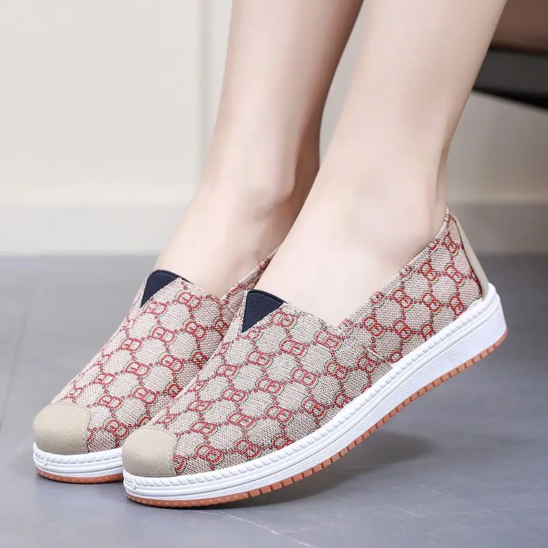 Women's shoes Spring and Summer Fashion Flat bottomed Lazy Cloth Shoes Breathable Comfortable Shallow cut Non slip Canvas Shoes